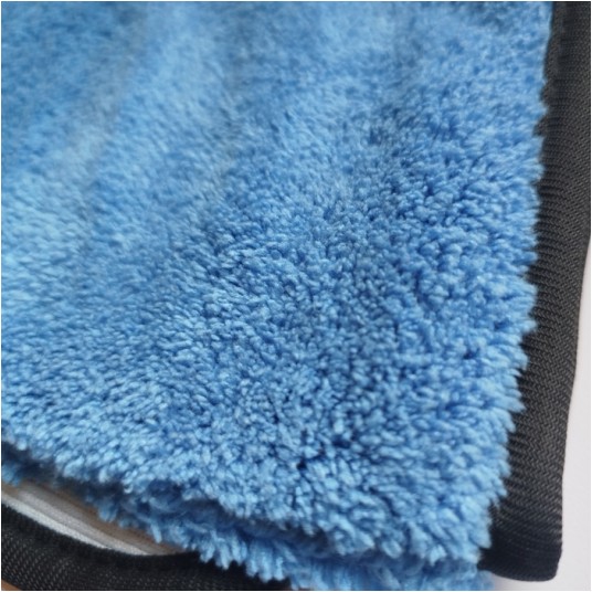 EM Automotive® Ściereczka z Mikrofibry 2 w 1 600 GSM do Szyb Bez Smug i Osuszania Auta -zdjęcie numer 2
