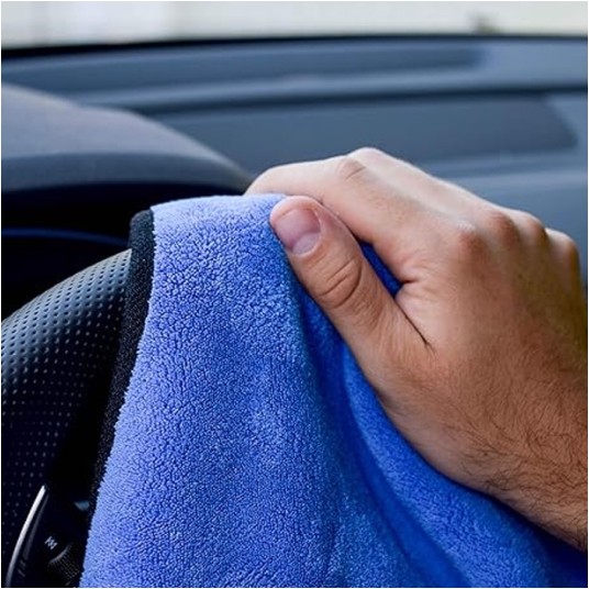 EM Automotive® Ściereczka z Mikrofibry 2 w 1 600 GSM do Szyb Bez Smug i Osuszania Auta -zdjęcie numer 3